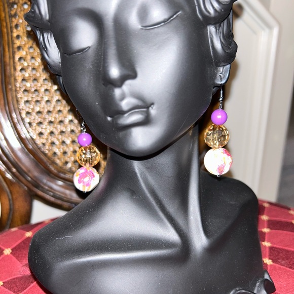 Dangling floral and gem beads ball drop earrings - Picture 8 of 9